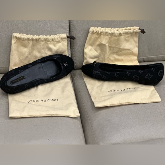 Louis Vuitton black flats. Worn twice. - Picture 3 of 3